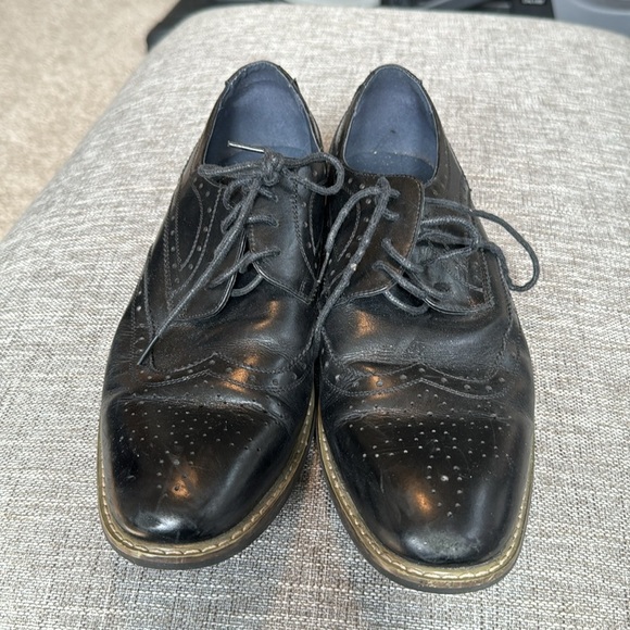 Cestfini Men's Leather Wingtip Lace Up Oxford Dress Shoes - Picture 2 of 11